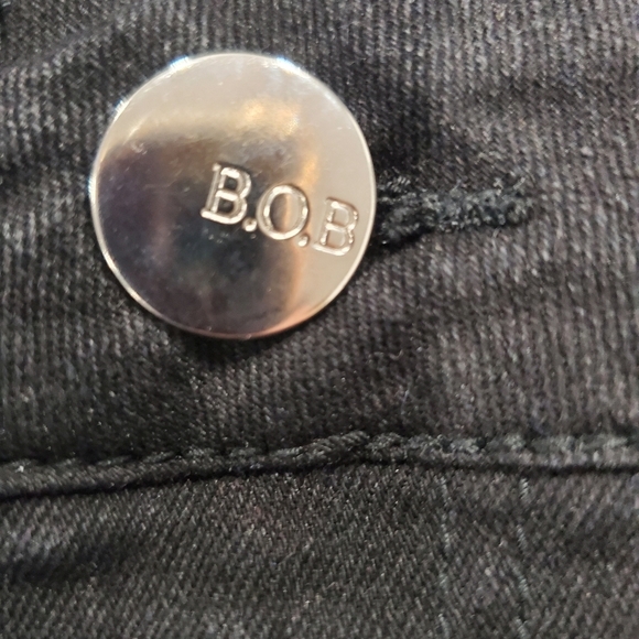 B.o.b. Ripped Capri Jean Shorts - XL - Picture 5 of 6